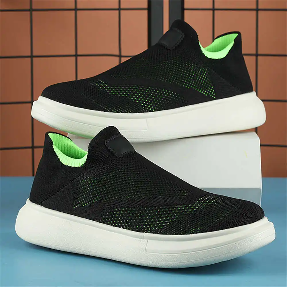 Calze con plateau scarpe marro - Luxury Lifestyle Shows recensione e prezzo