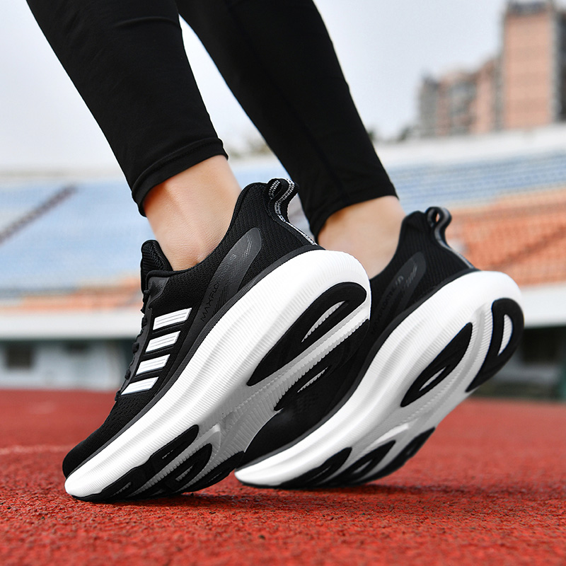 Nuove Scarpe da Corsa da Uomo, - Luxury Men Lifestyle recensione e prezzo